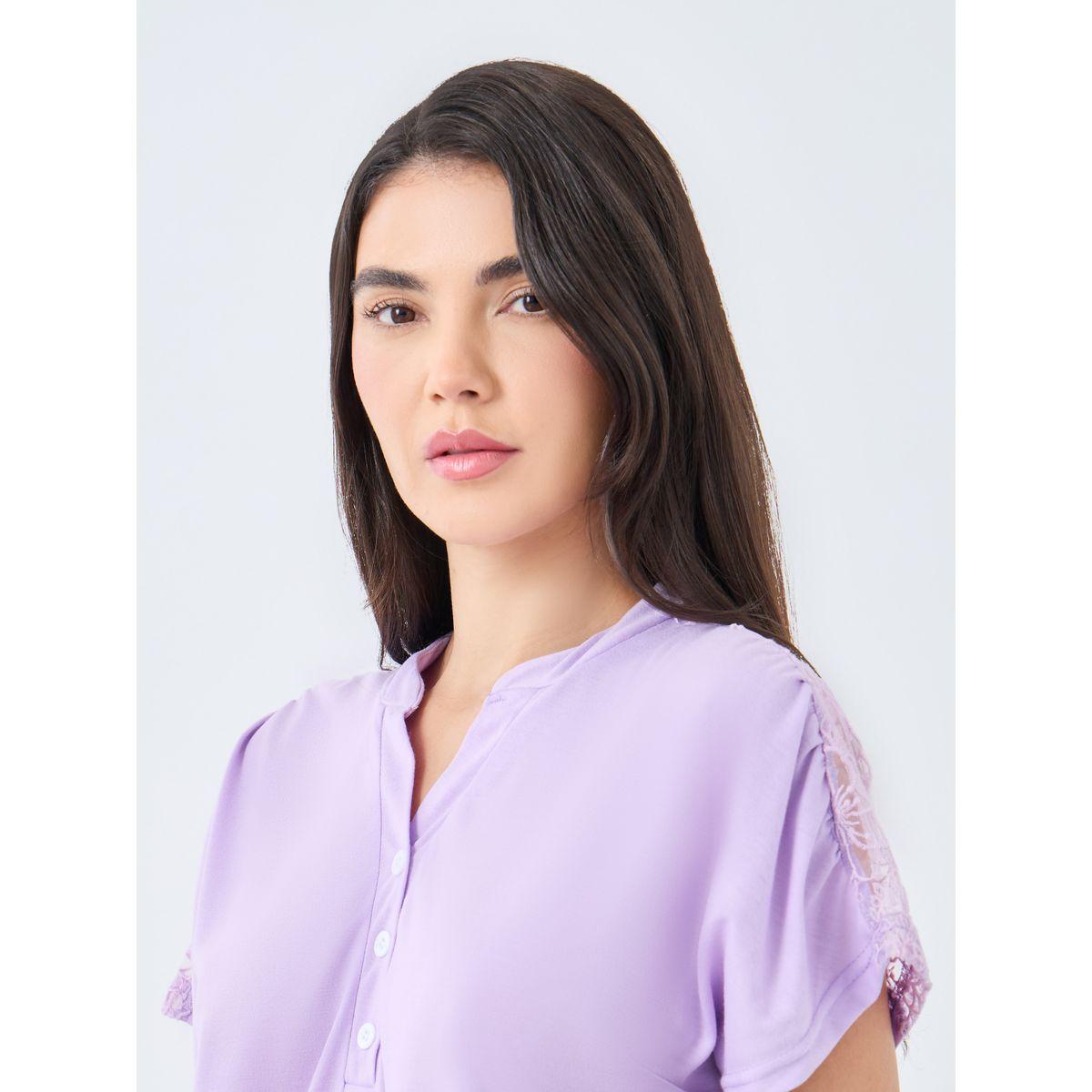 Styli Notch Neck Placket Lace Back T-Shirt and Leopard Pyjama Set-women-clothing-nightwear-pyjamas-longsets-image-4