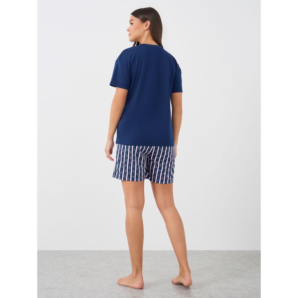 طقم بيجاما من شورت وتيشيرت بطبعة كتابة-women-clothing-nightwear-pyjamas-shortsets-image-7