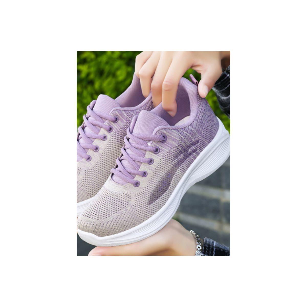 حذاء للتدريب بتفاصيل بارزة الملمس ورباط غلق-women-shoes-sneakers-image-2
