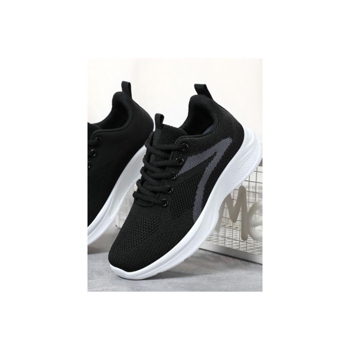 حذاء رياضي بمقدمة دائرية وتفاصيل بارزة الملمس-women-shoes-sneakers-image-3