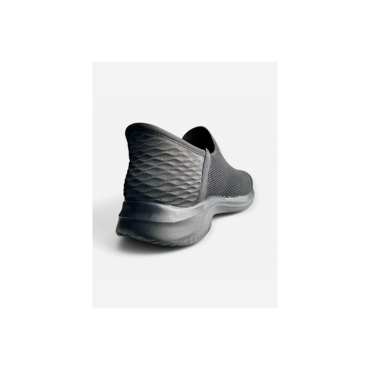حذاء تدريب بتفاصيل بارزة الملمس-women-shoes-sneakers-image-3