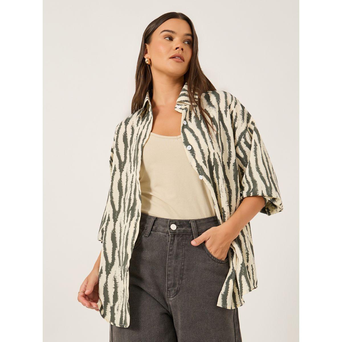 بلوزة بقصة عادية وياقة سبريد-women-clothing-shirtsandblouses-shirts-image-1