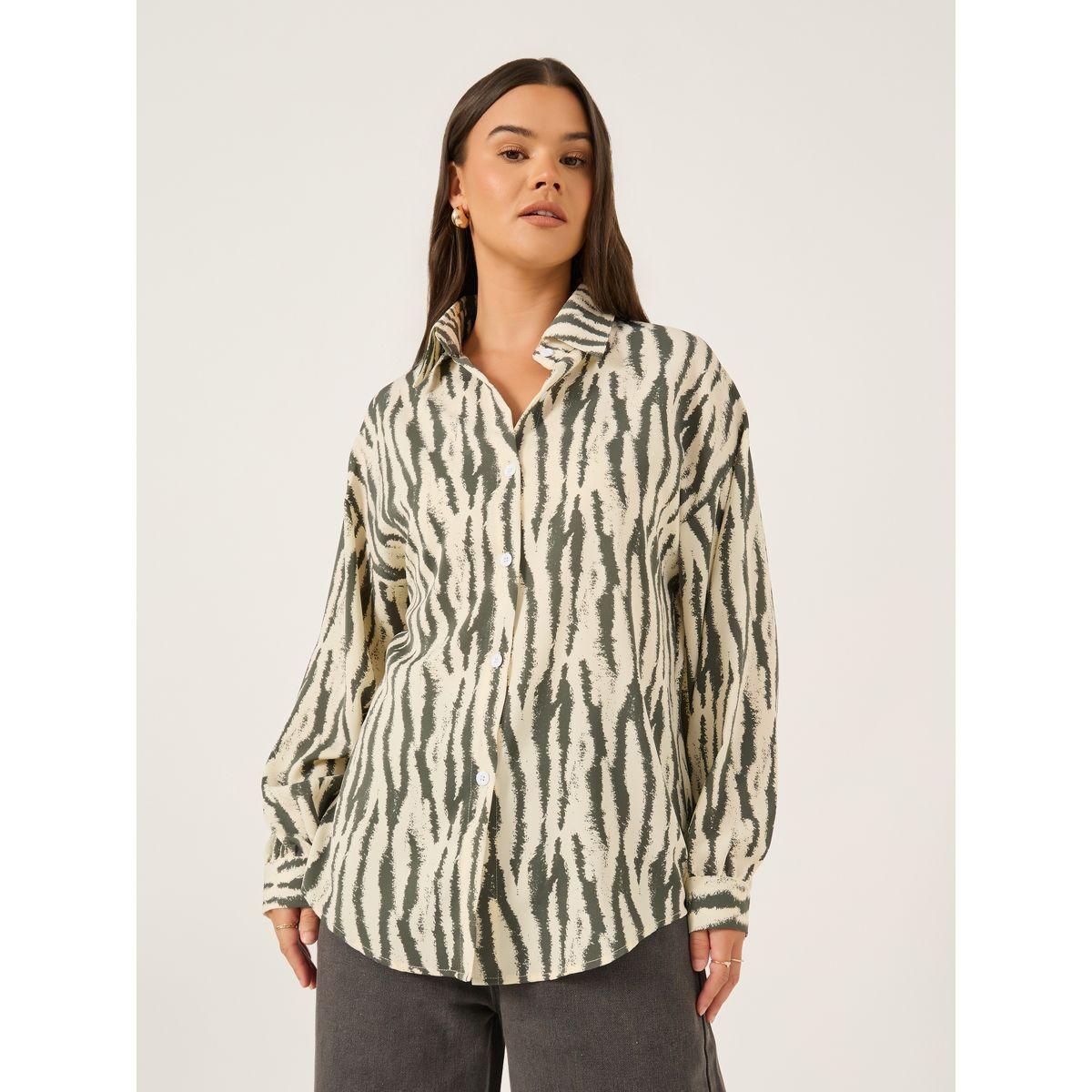 بلوزة بقصة عادية وياقة سبريد-women-clothing-shirtsandblouses-shirts-image-3