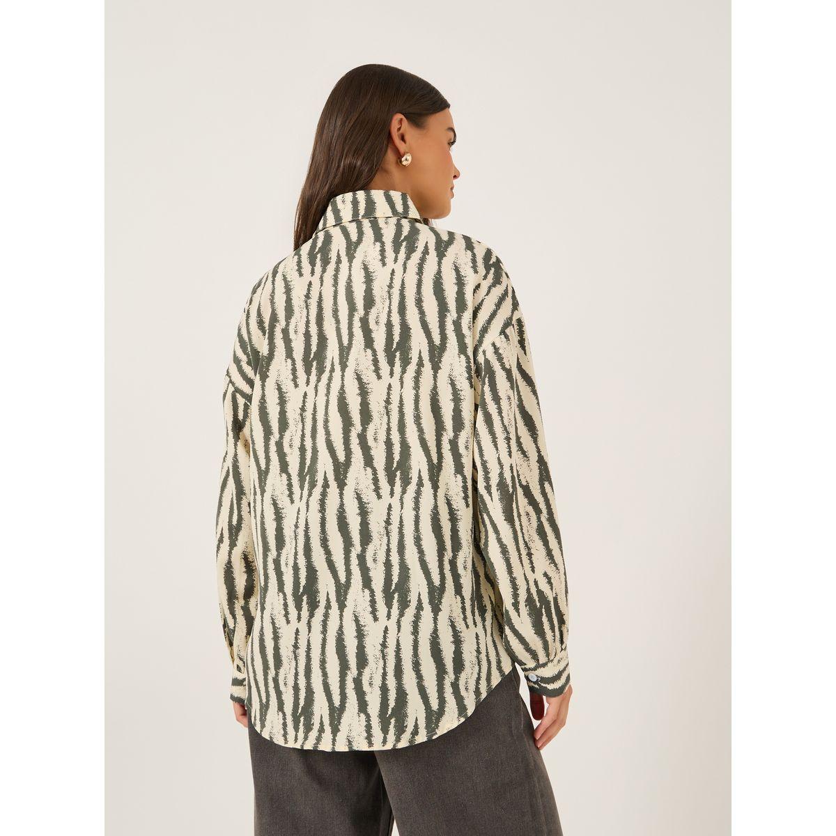 بلوزة بقصة عادية وياقة سبريد-women-clothing-shirtsandblouses-shirts-image-5