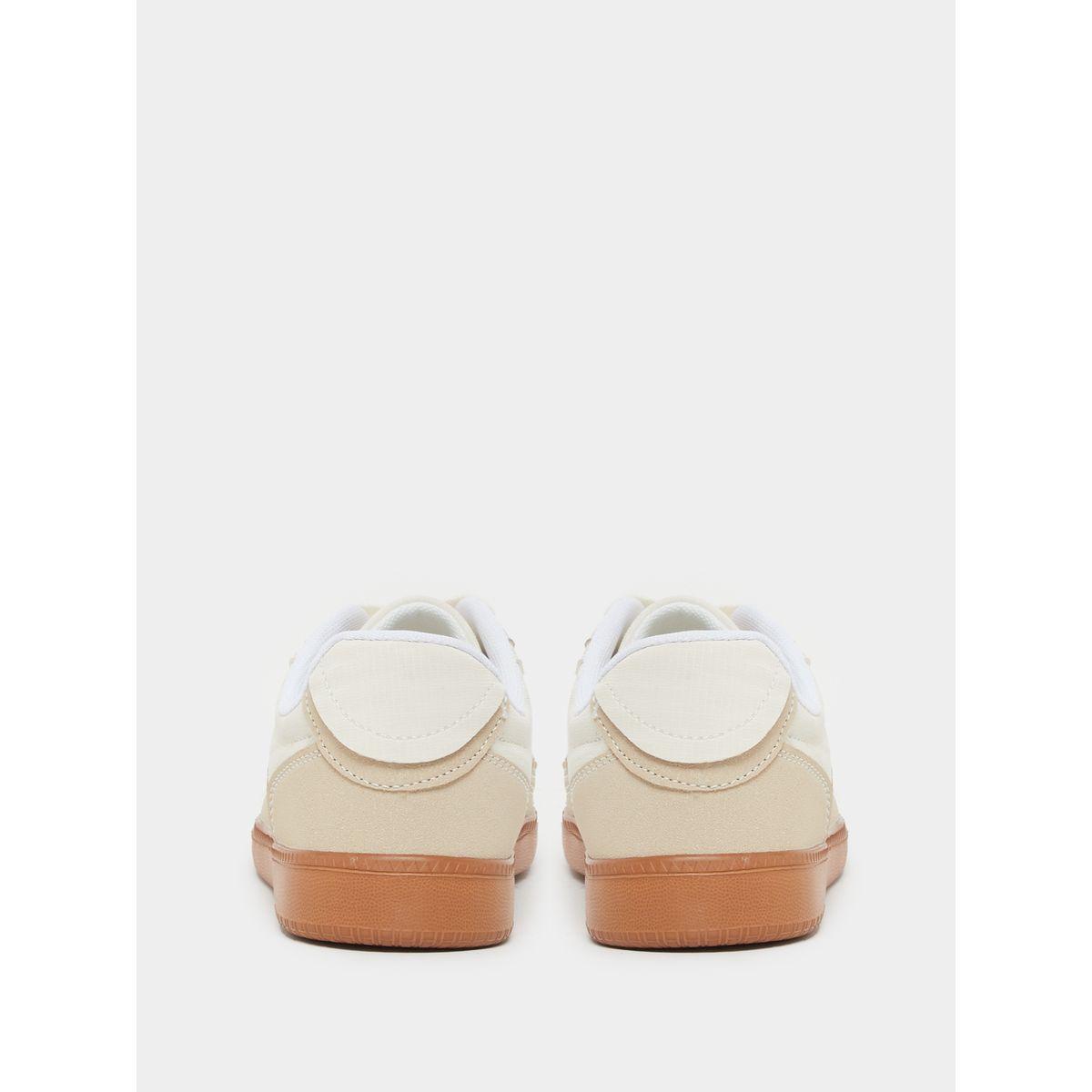 حذاء سنيكرز بنمط كتل الالوان ورباط غلق-women-shoes-sneakers-image-5