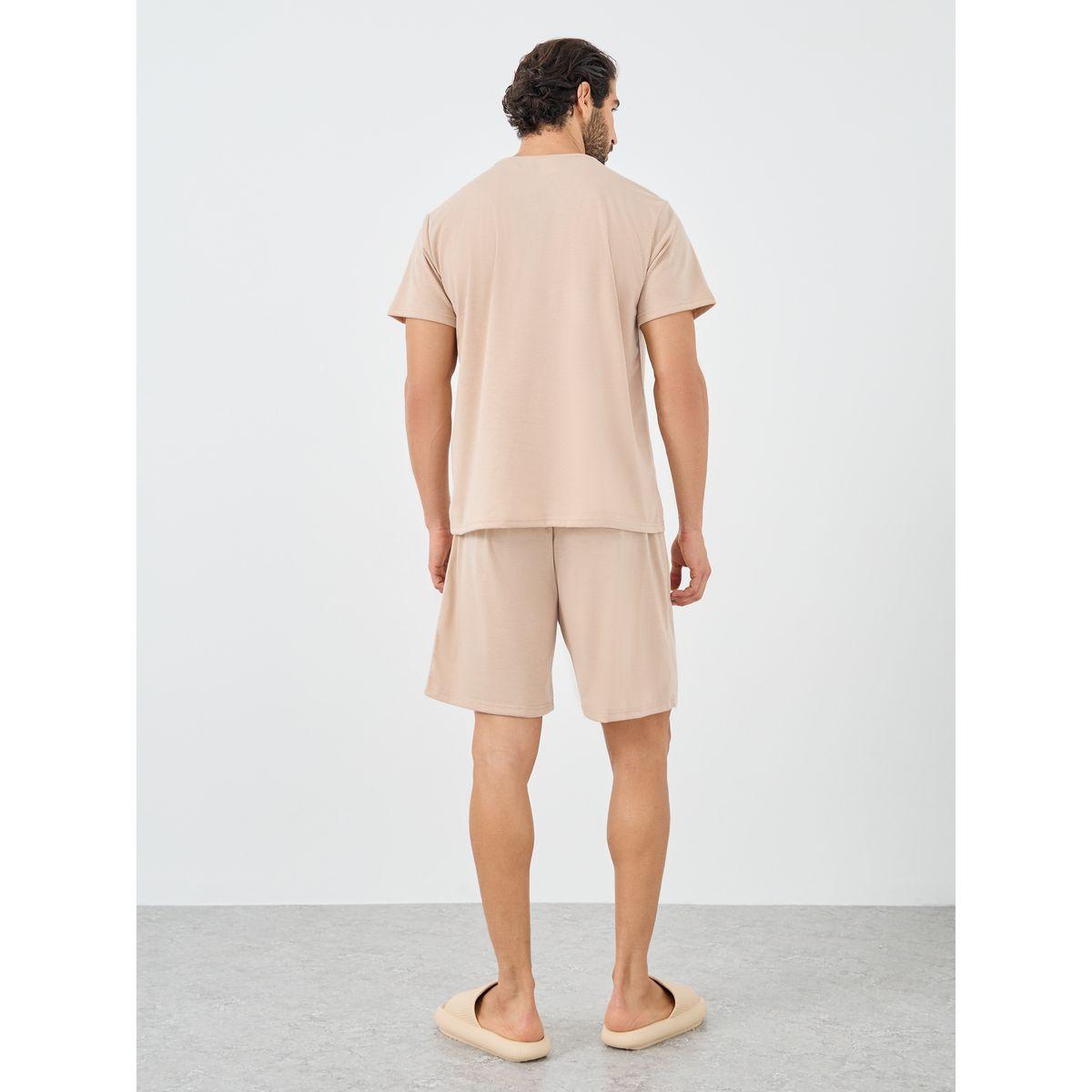 مجموعة من شورت وتيشيرت بأكمام قصيرة-men-clothing-nightwear-sets-image-4