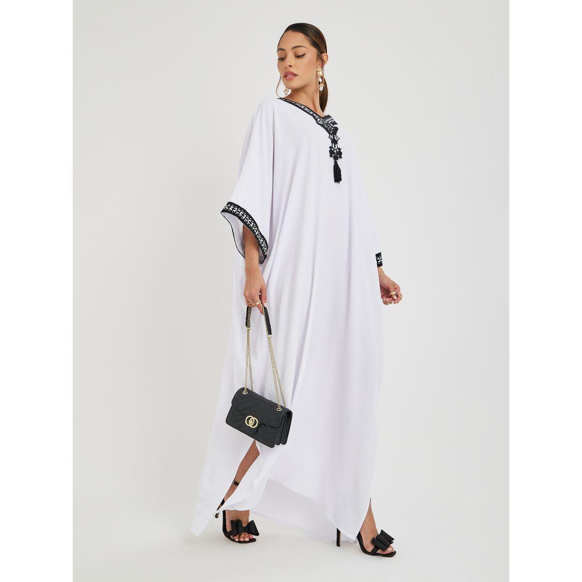 أميرة x ستايلي جلابية مُطرّزة بقصة سائبة وأكمام خفاش مع شراشيب-women-arabicclothing-jalabiyas-image-1