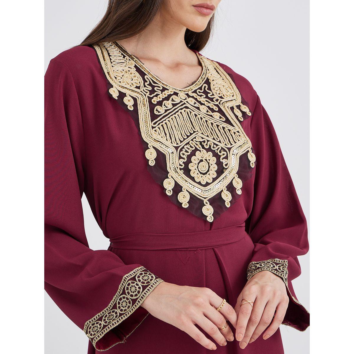 أميرة x ستايلي جلابية بتفاصيل مُطرزة مع حافة واسعة-women-arabicclothing-jalabiyas-image-4
