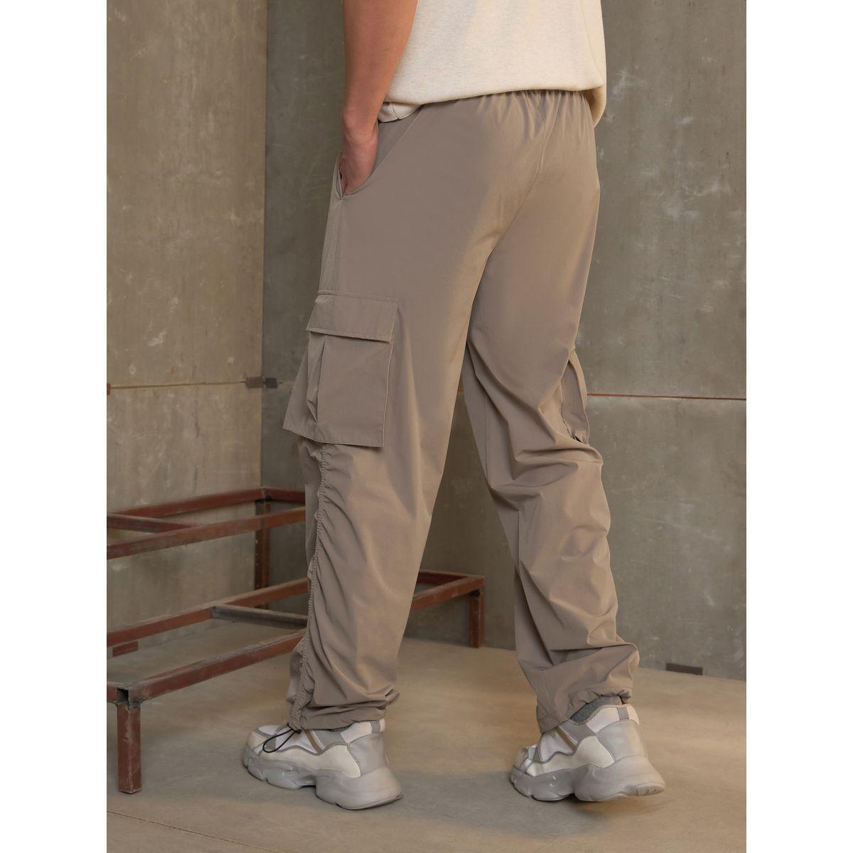 بنطال باراشوت باجي بتفاصيل مزمومة-men-clothing-bottoms-joggers-image-5