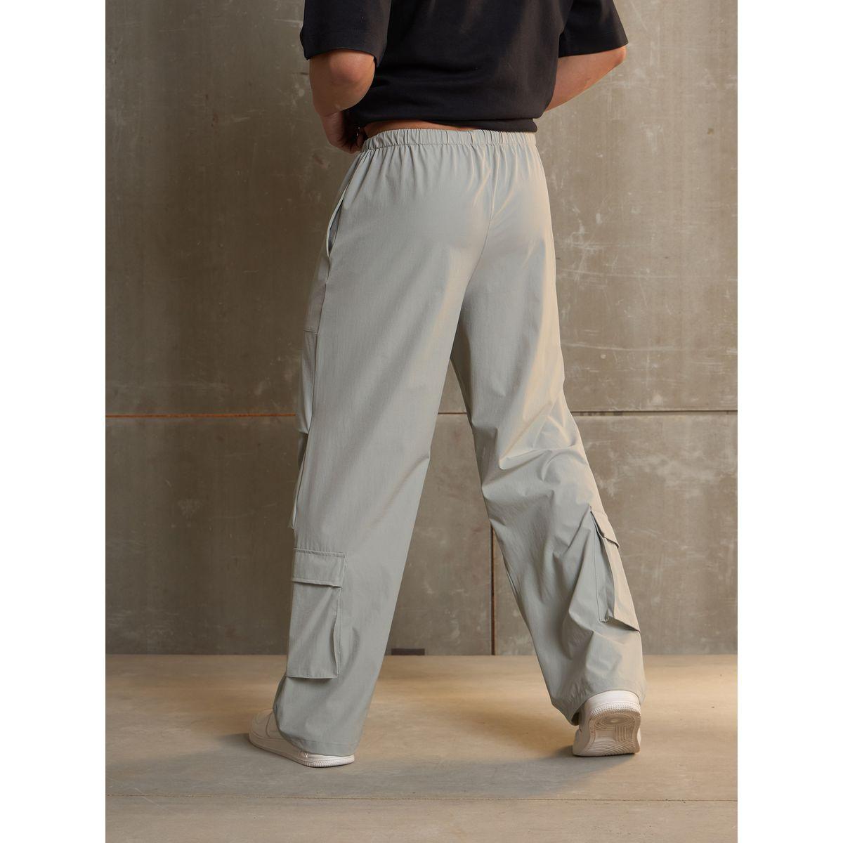 بنطال باراشوت باجي بكسرات عند الركبة-men-clothing-bottoms-joggers-image-5