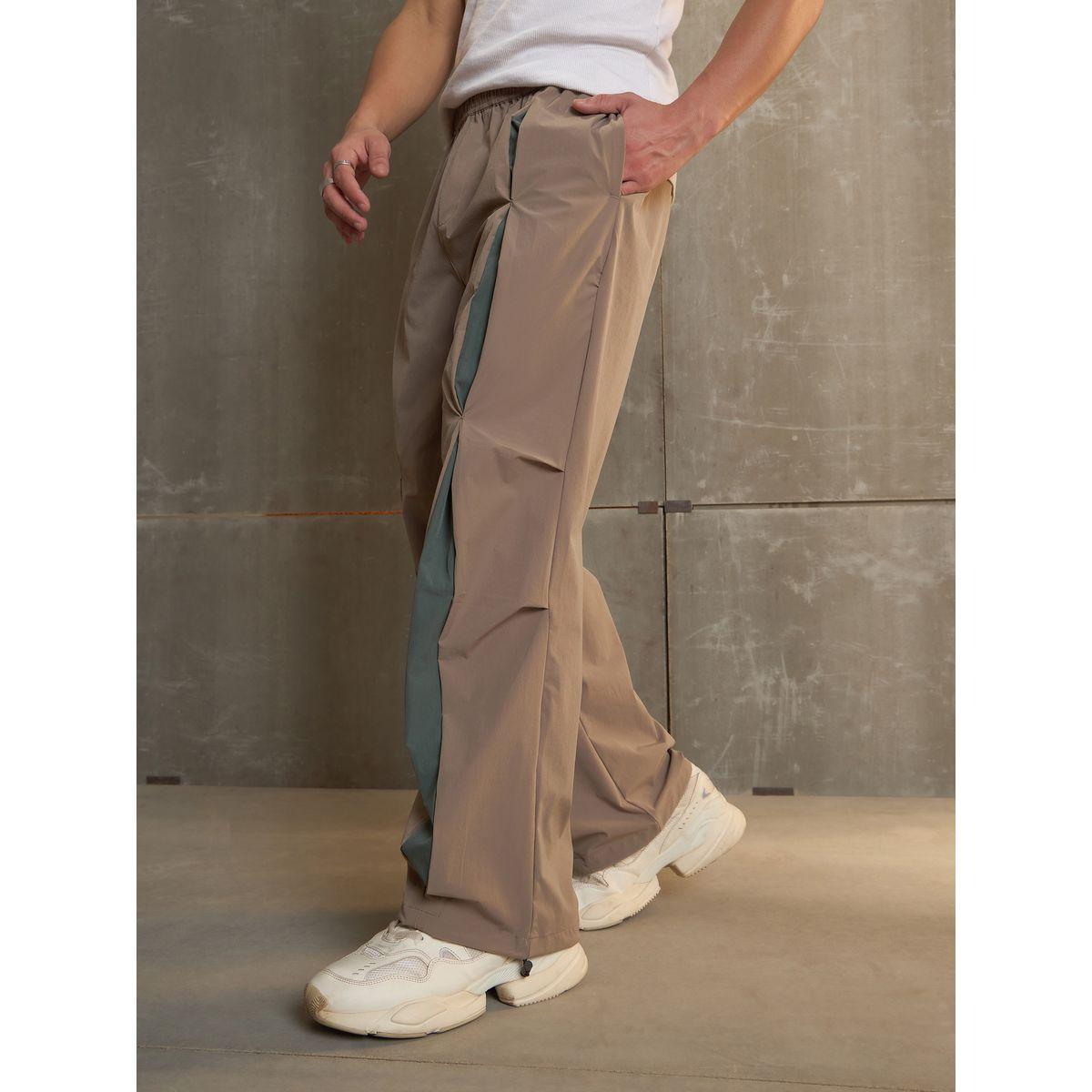 بنطال باراشوت باجي بتفاصيل كسرات-men-clothing-bottoms-joggers-image-3