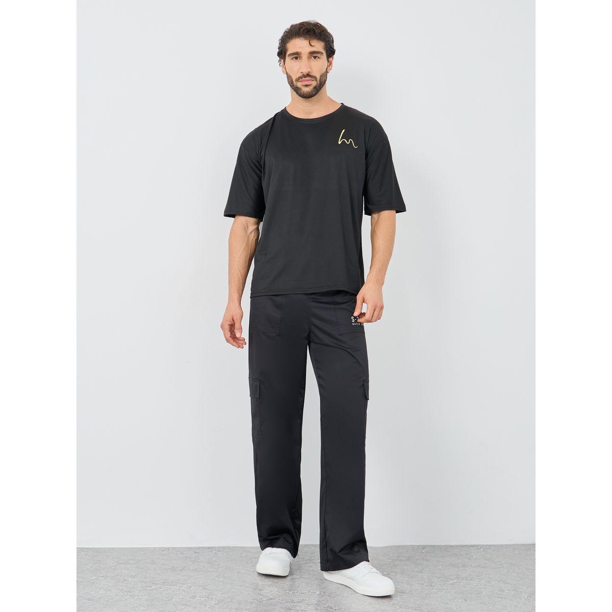 تيشيرت فضفاض بطبعة صغيرة وياقة دائرية-men-clothing-tshirtsandpolos-tshirts-image-2