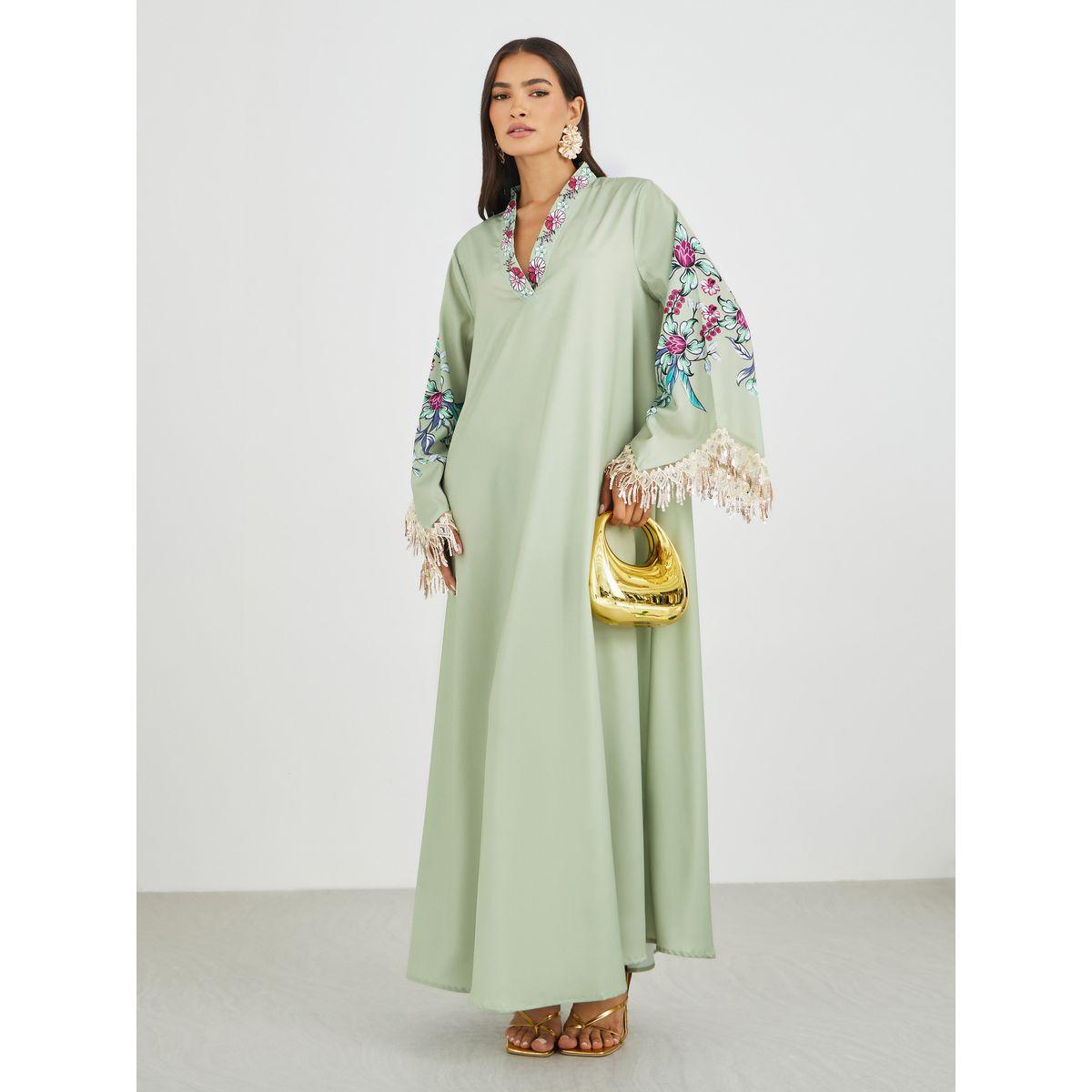 أميرة x ستايلي جلابية بطبعة زهور وتفاصيل شراشيب وأكمام طويلة-women-arabicclothing-jalabiyas-image-1