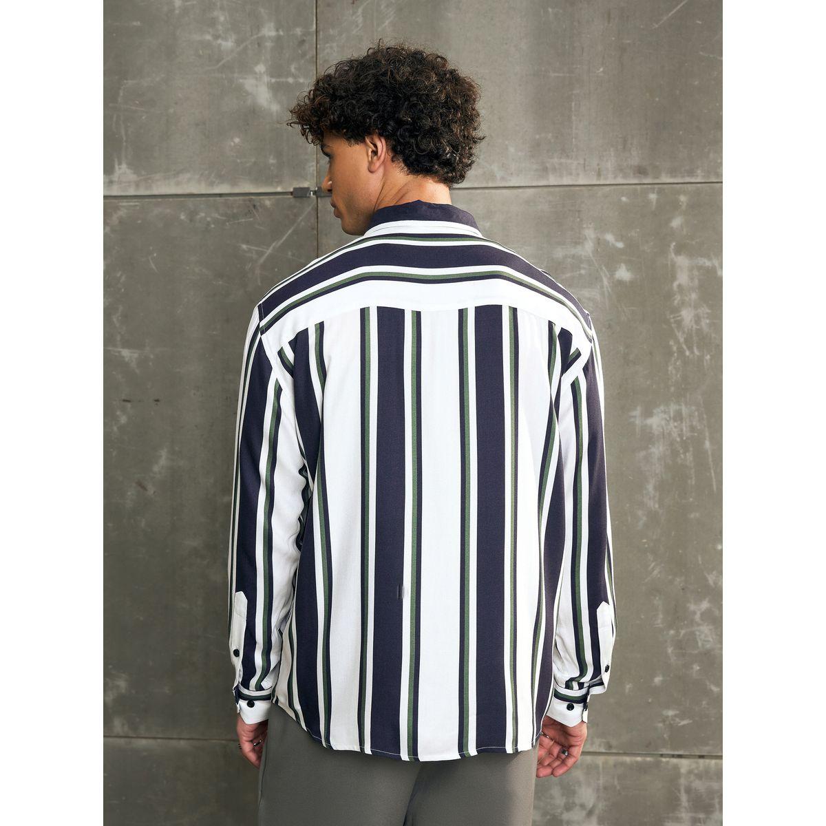 بلوزة مخططة بقصة مريحة وأكمام طويلة-men-clothing-shirts-image-5