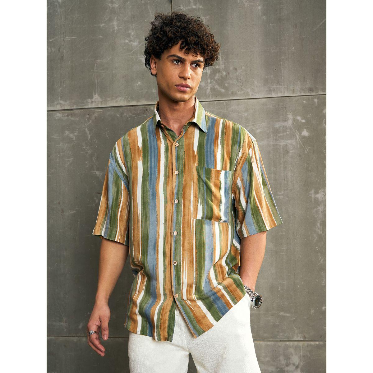 بلوزة مخططة بقصة مريحة وأكمام قصيرة-men-clothing-shirts-image-7