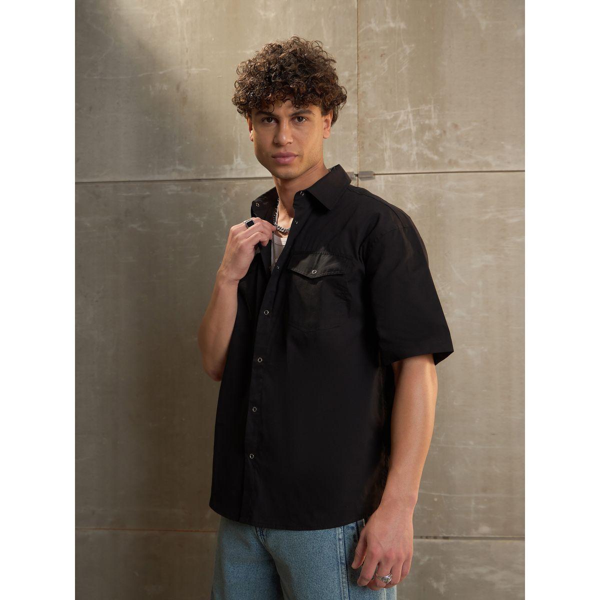 قميص ساسافراس أسود بوبلين مع جيب ريليكس فيت-men-clothing-shirts-image-3