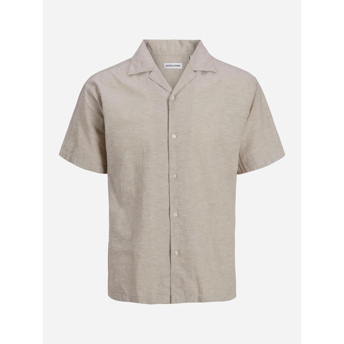 قميص سادة بياقة ريزورت وأكمام قصيرة-men-clothing-shirts-image-1
