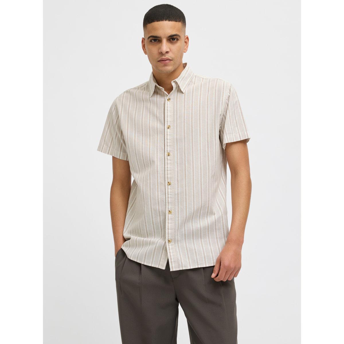 قميص مخطط بقصة عادية وياقة سبريد-men-clothing-shirts-image-1