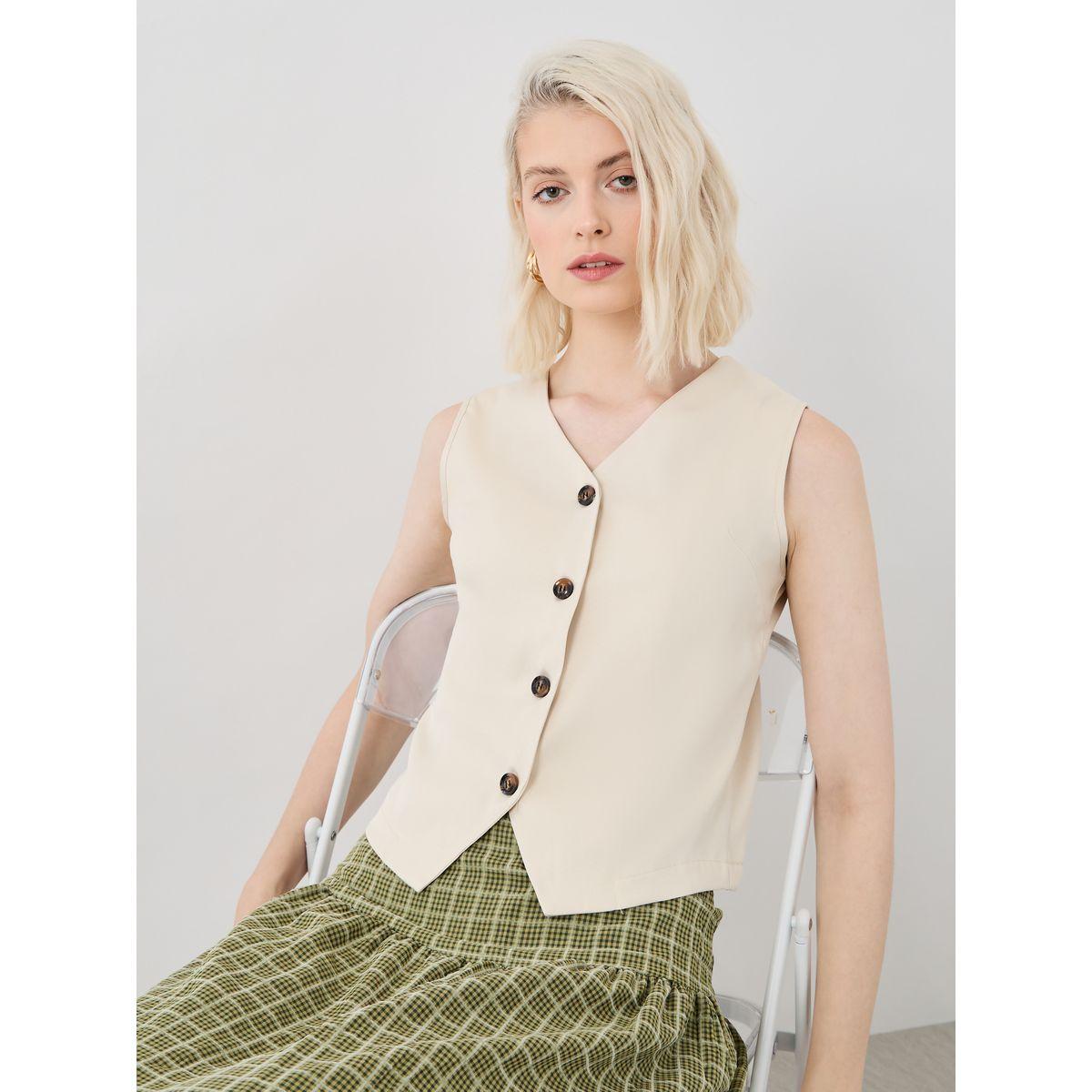Styli Solid V-Neck Buttoned Vest Top-women-clothing-shirtsandblouses-blouses-image-1