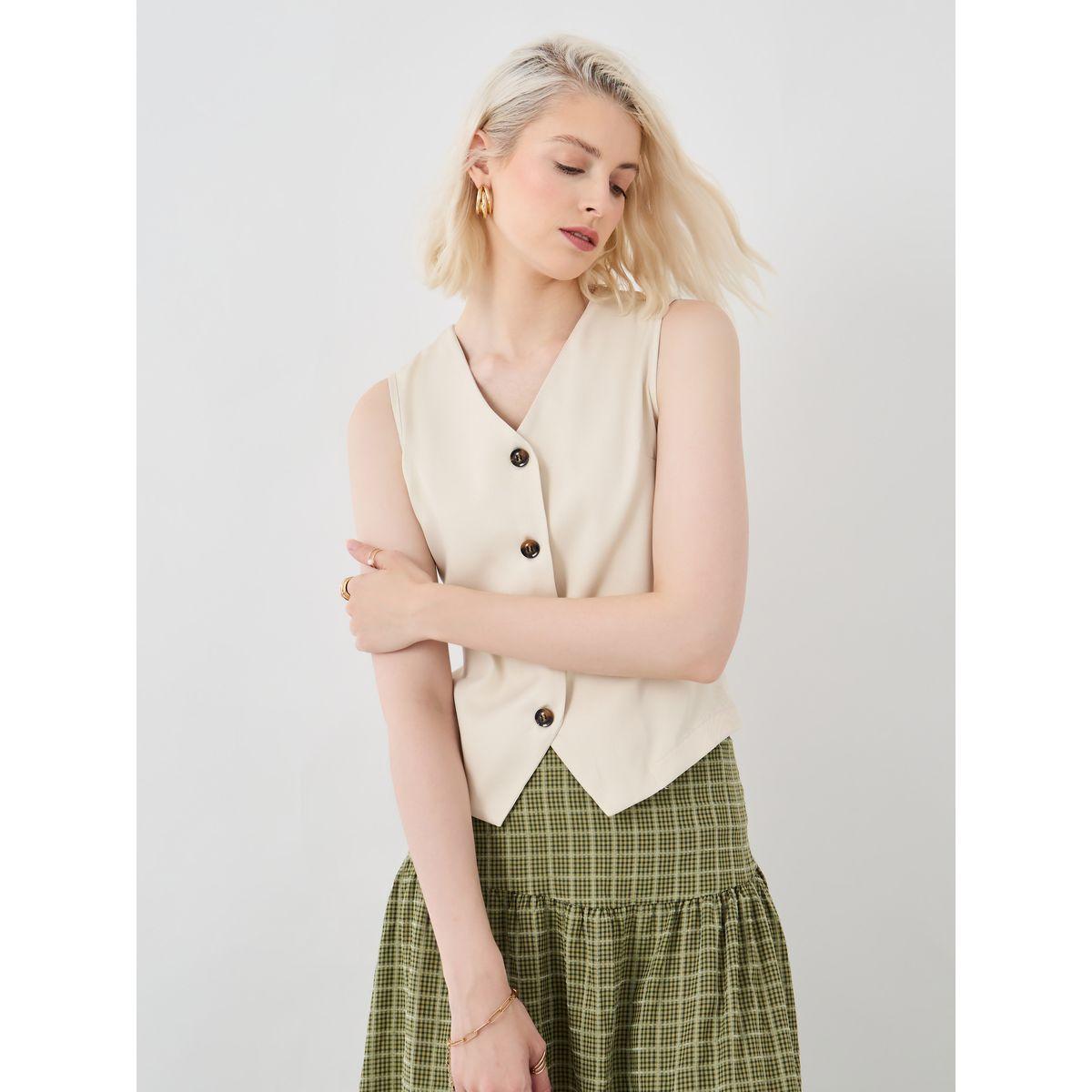 Styli Solid V-Neck Buttoned Vest Top-women-clothing-shirtsandblouses-blouses-image-2