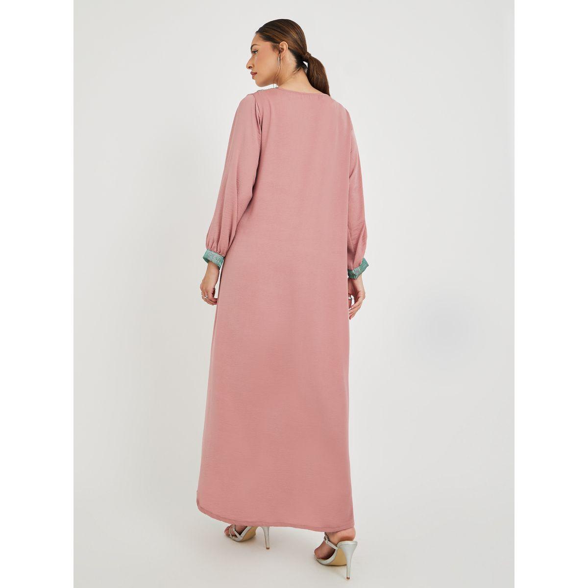 أميرة x ستايلي جلابية بتفاصيل مُرقعة وأكمام مكبلة-women-arabicclothing-jalabiyas-image-4