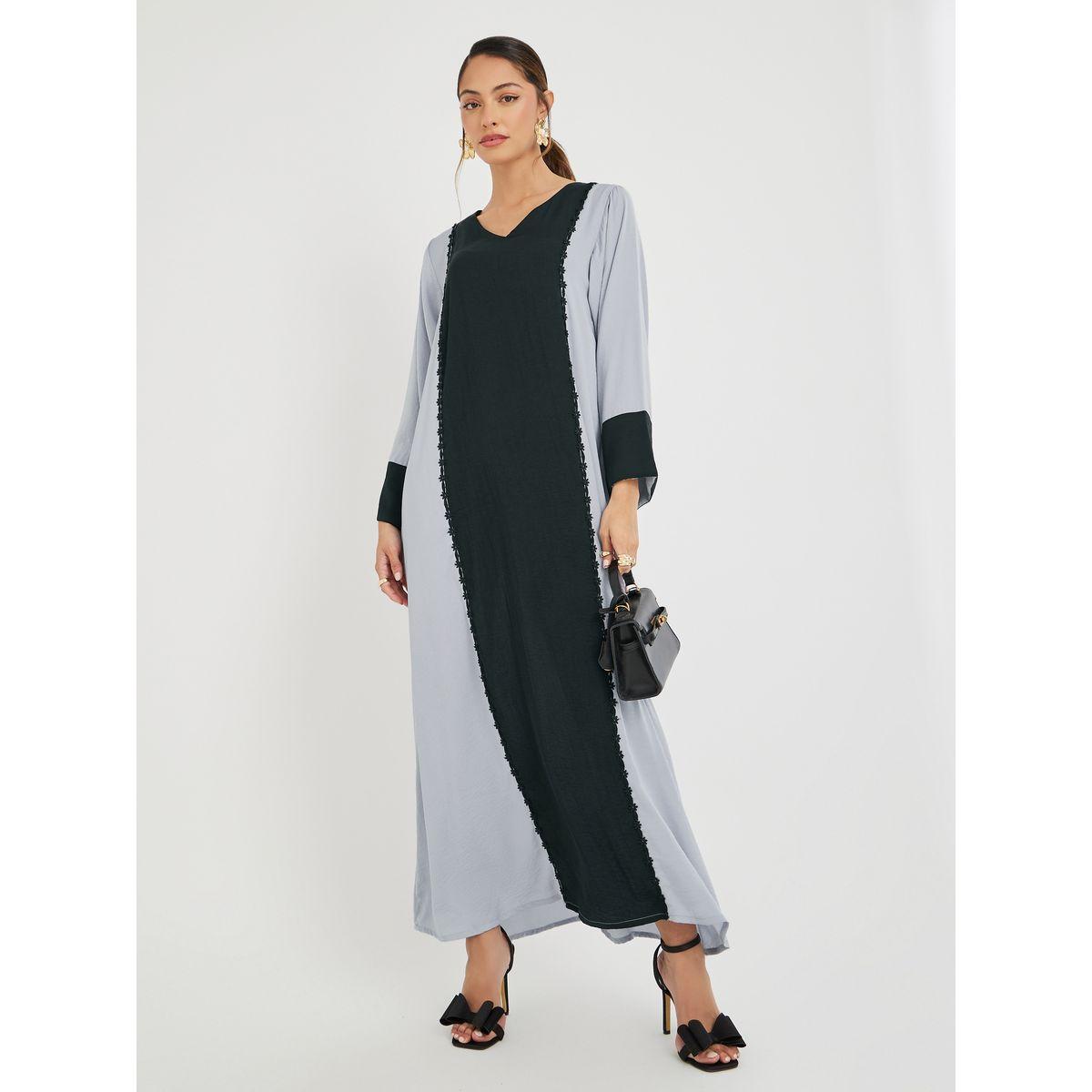 جلابية بنمط كتل الالوان وتفاصيل دانتيل-women-arabicclothing-jalabiyas-image-1