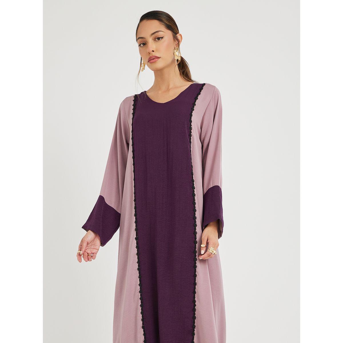 جلابية بنمط كتل الالوان وتفاصيل دانتيل-women-arabicclothing-jalabiyas-image-2