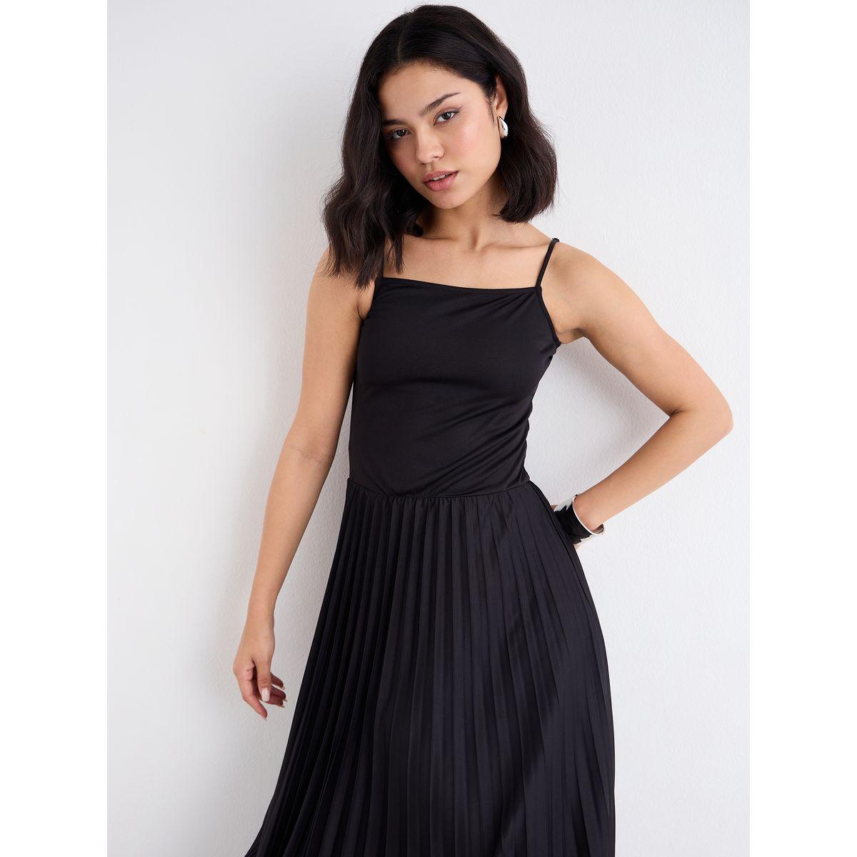 فستان طويل بتفاصيل كسرات مع حمالات-women-clothing-dresses-image-3
