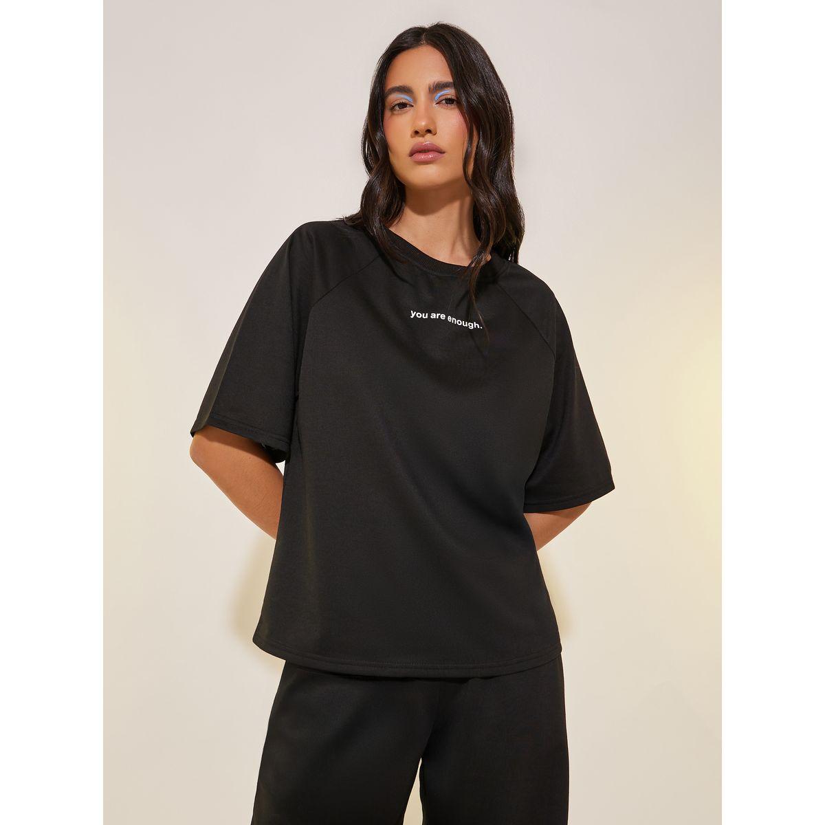طقم منسق من بنطال بأرجل واسعة وتيشيرت بطبعة كتابة-women-clothing-coordsets-image-3