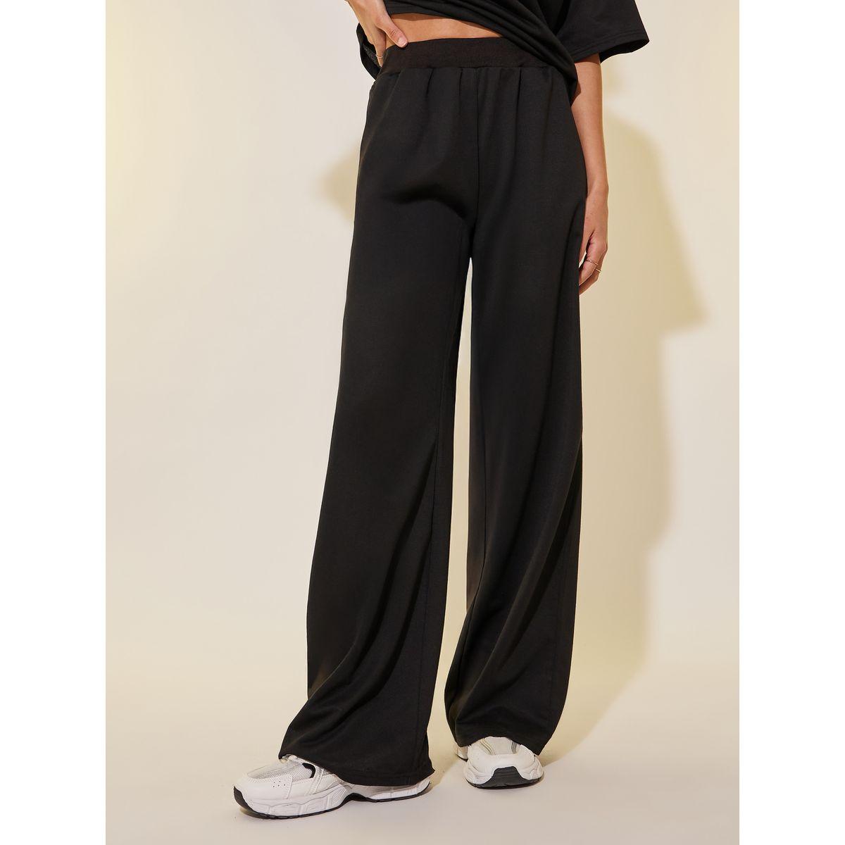 طقم منسق من بنطال بأرجل واسعة وتيشيرت بطبعة كتابة-women-clothing-coordsets-image-6
