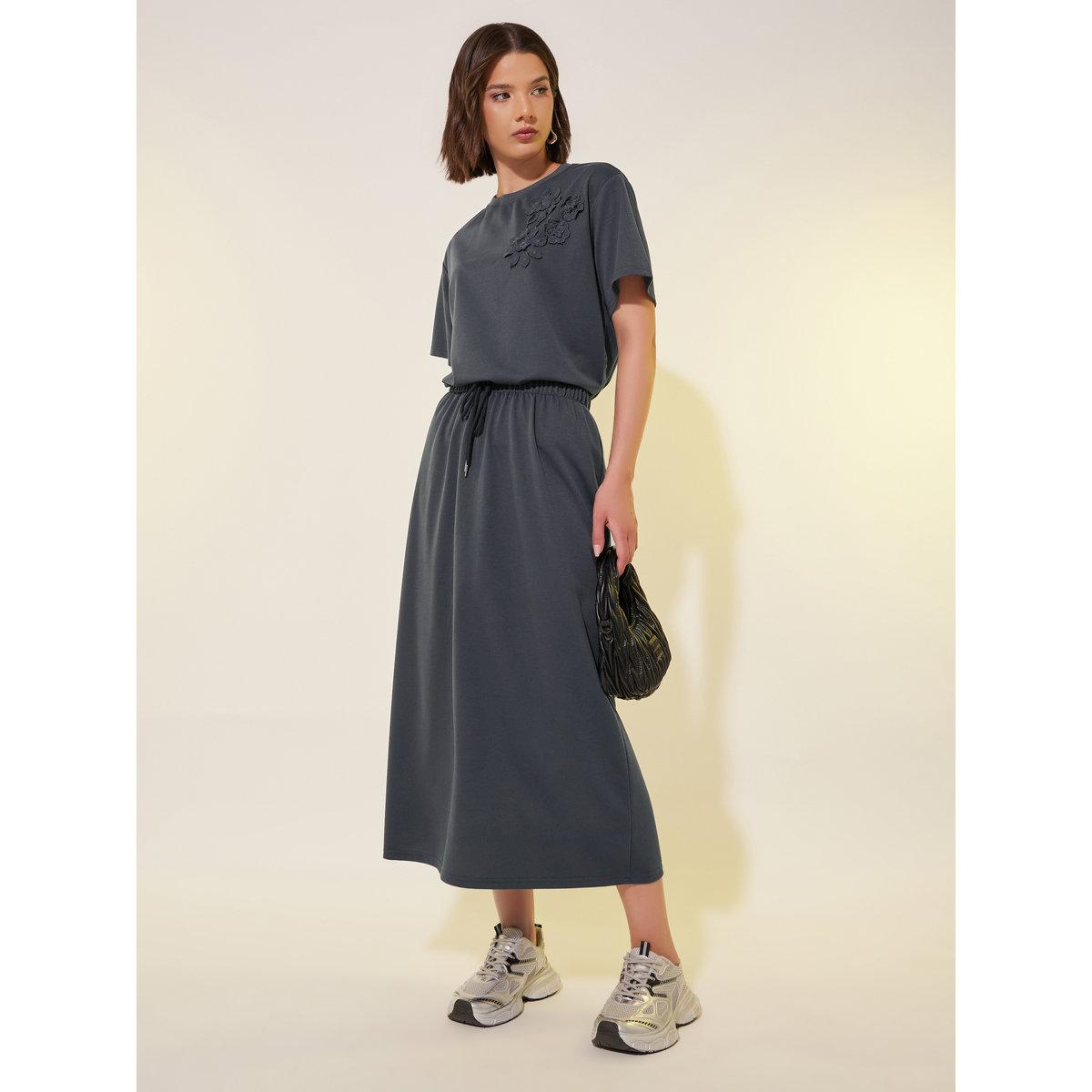 طقم منسق من تنورة وتيشيرت بتفاصيل زهور-women-clothing-coordsets-image-1