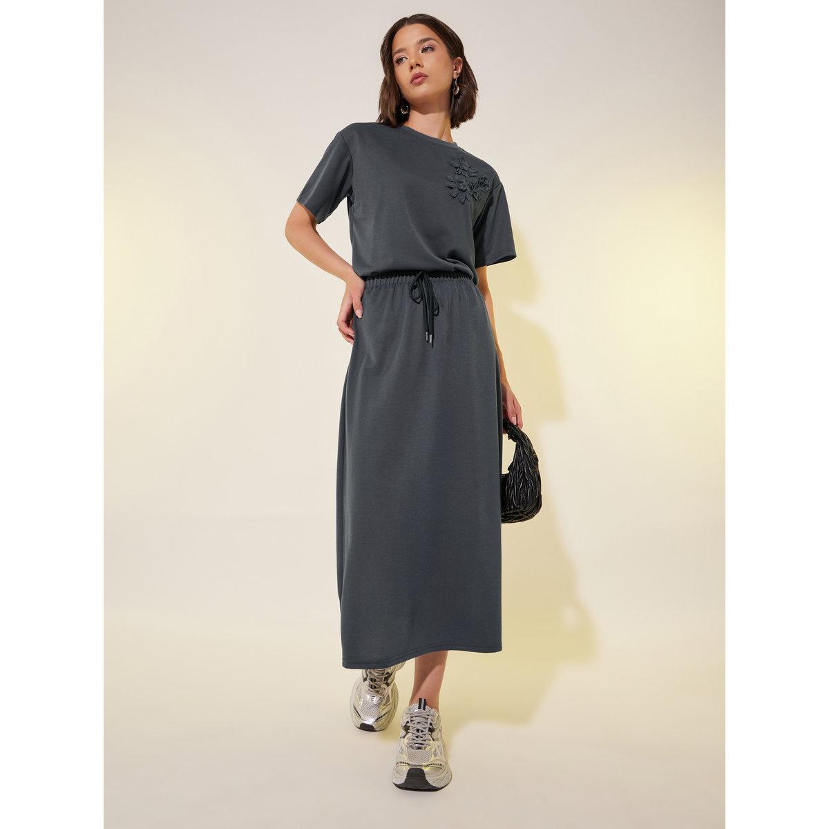 Styli Women Flower Applique T-Shirt and Skirts Co-Ords-women-clothing-coordsets-image-3