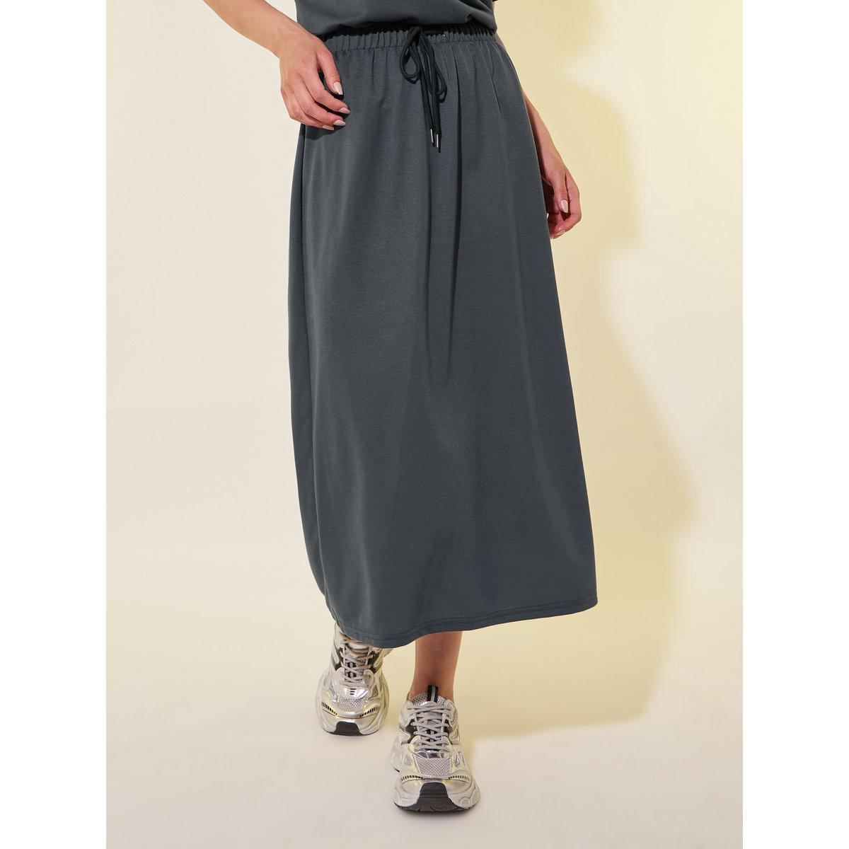 طقم منسق من تنورة وتيشيرت بتفاصيل زهور-women-clothing-coordsets-image-5