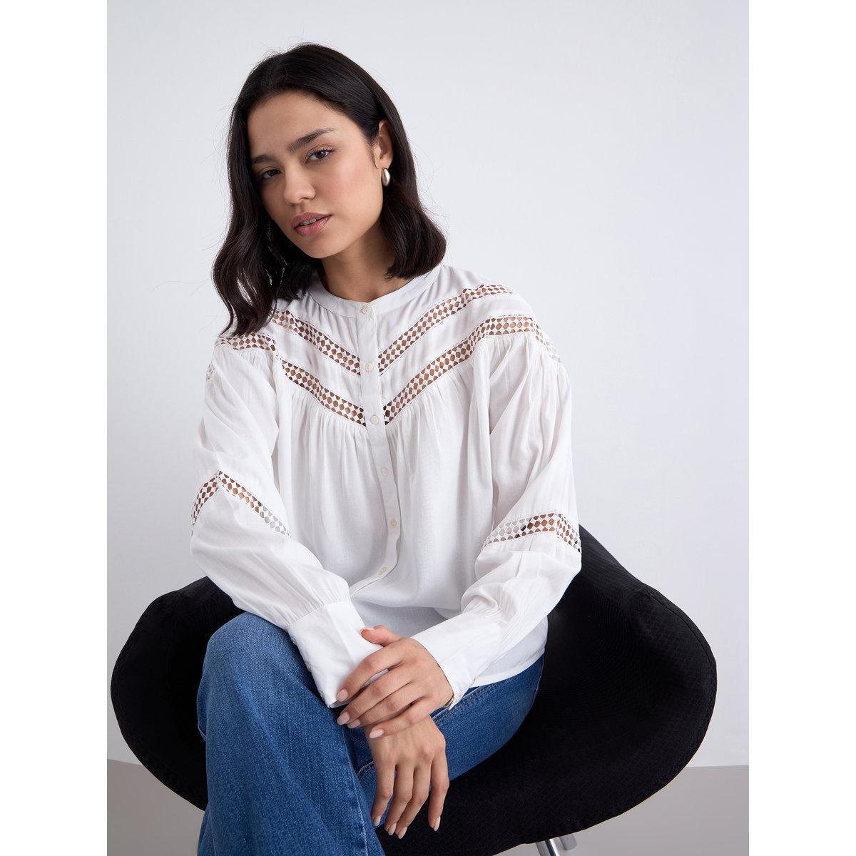 بلوزة بتفاصيل أزرار مع دانتيل-women-clothing-shirtsandblouses-blouses-image-1
