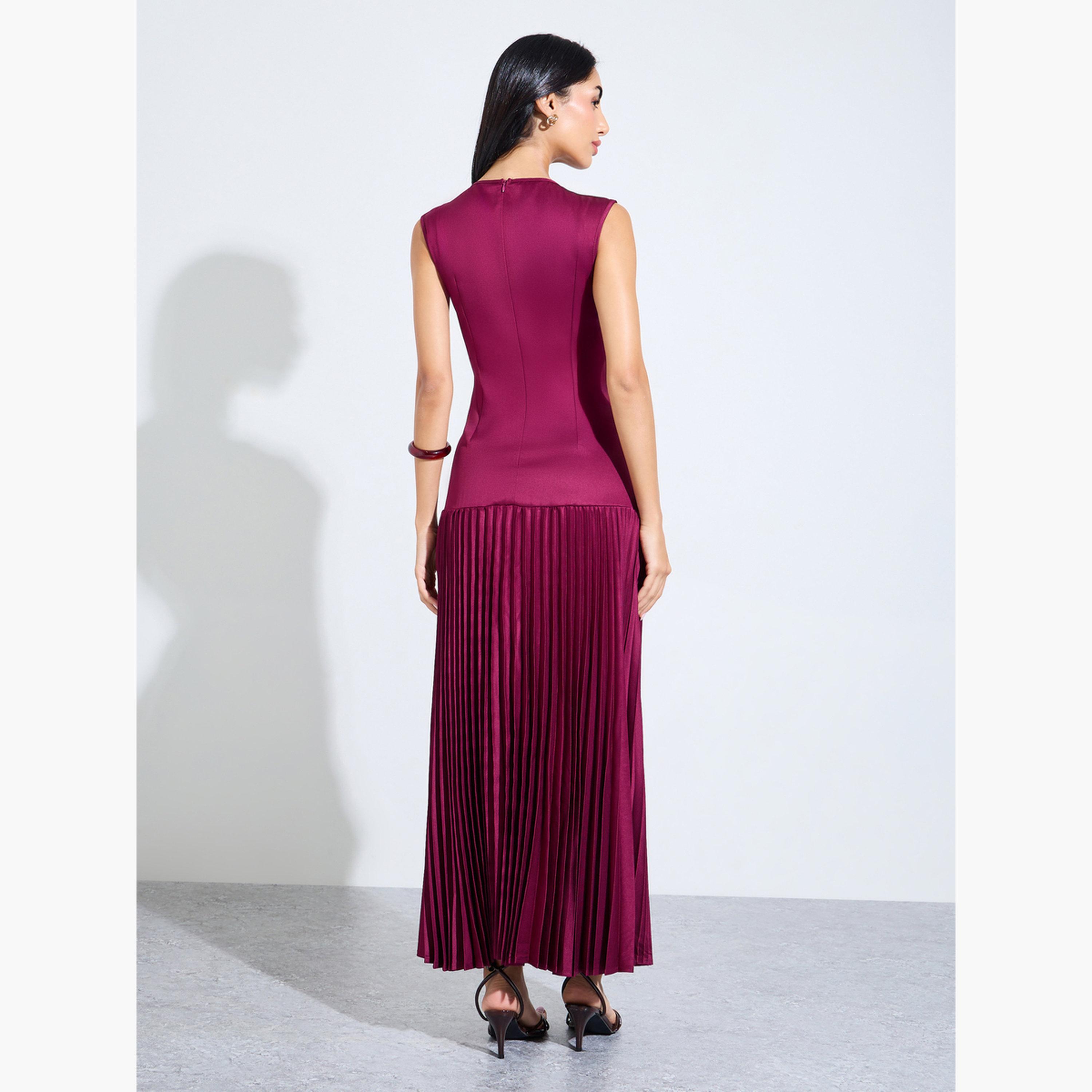 فستان طويل بحافة واسعة وبكسرات بلا أكمام-women-clothing-dresses-image-4