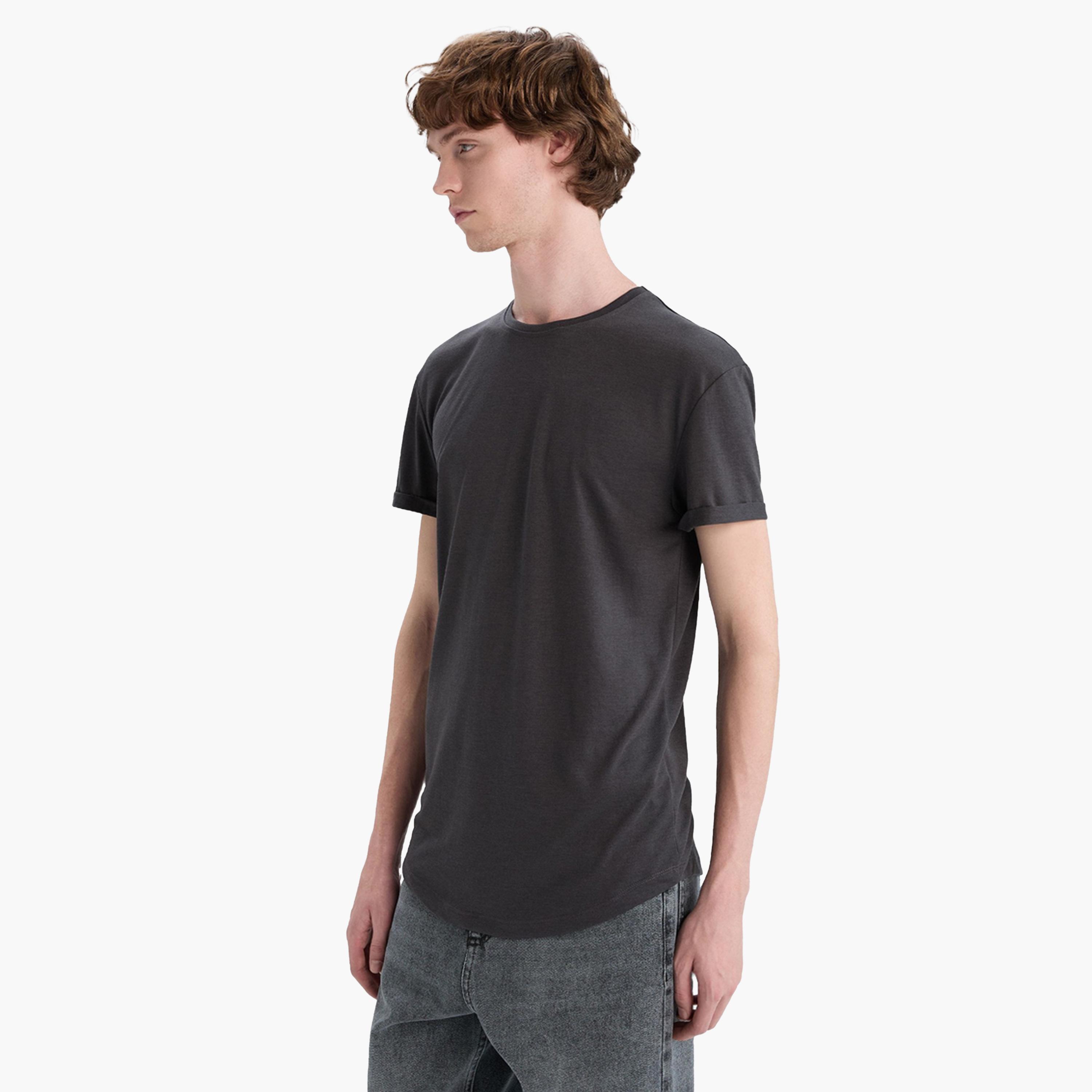 ديفاكتو × ستايلي-  تي شيرت رجالي ضيق ياقة دائرية - أسود-men-clothing-tshirtsandpolos-tshirts-image-4