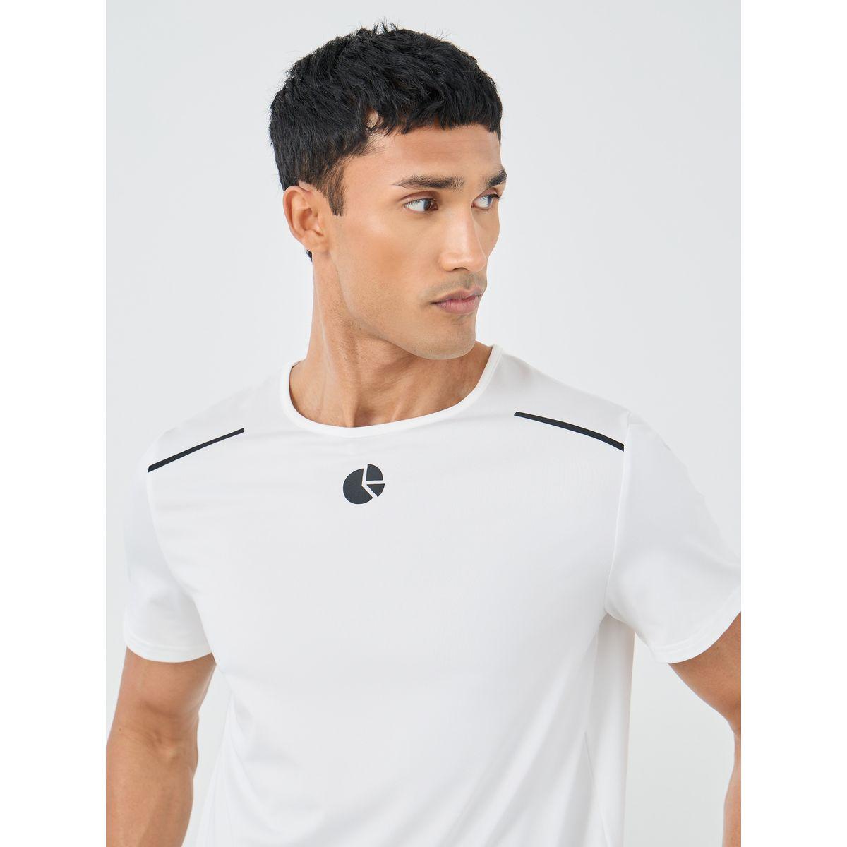 تيشيرت بقصة عادية وطبعة صغيرة-men-clothing-sportswearandactivewear-tshirtsandpolos-image-3