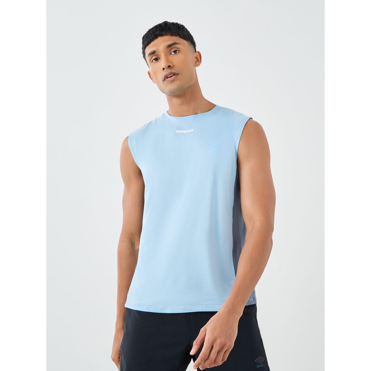 تيشيرت كت بحافة واسعة مع تفاصيل مُتباينة-men-clothing-sportswearandactivewear-tshirtsandpolos-image-1