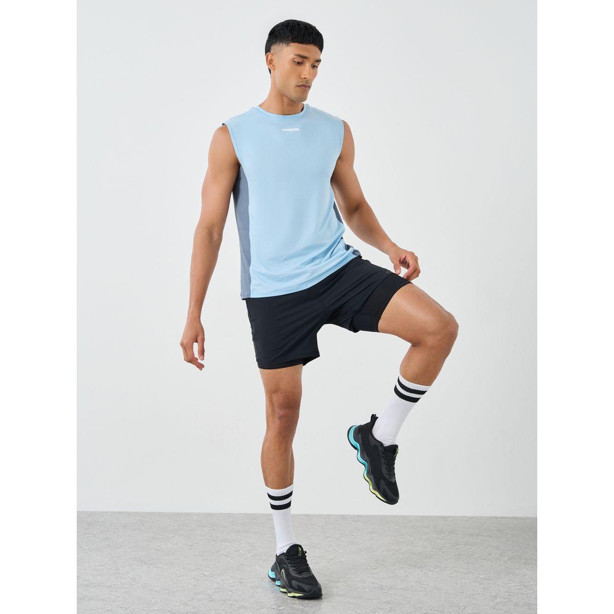 تيشيرت كت بحافة واسعة مع تفاصيل مُتباينة-men-clothing-sportswearandactivewear-tshirtsandpolos-image-2