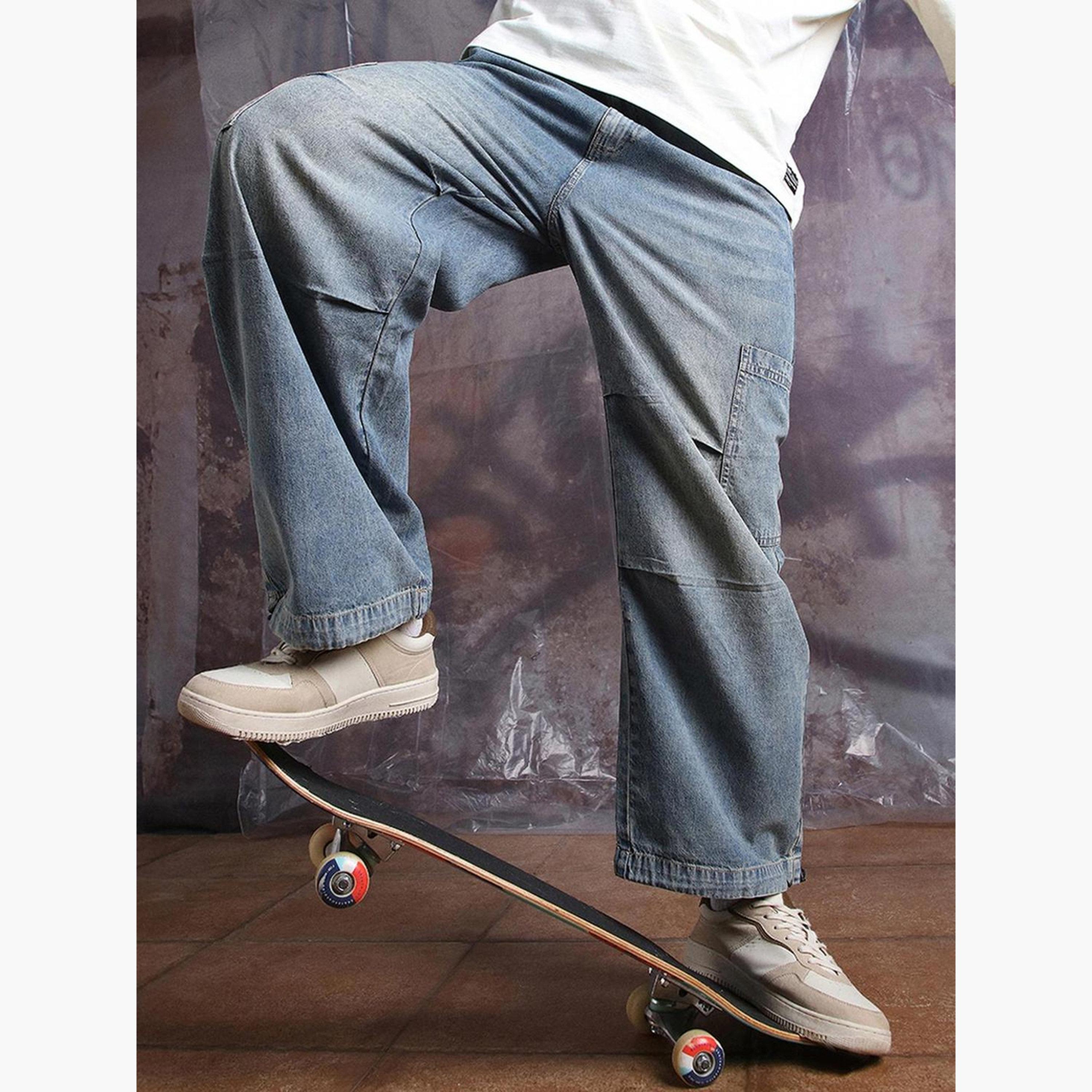 هوبرهولم - بنطال جينز واسع من قماش الدنيم لون أزرق فاتح للرجال-men-clothing-bottoms-jeans-image-2