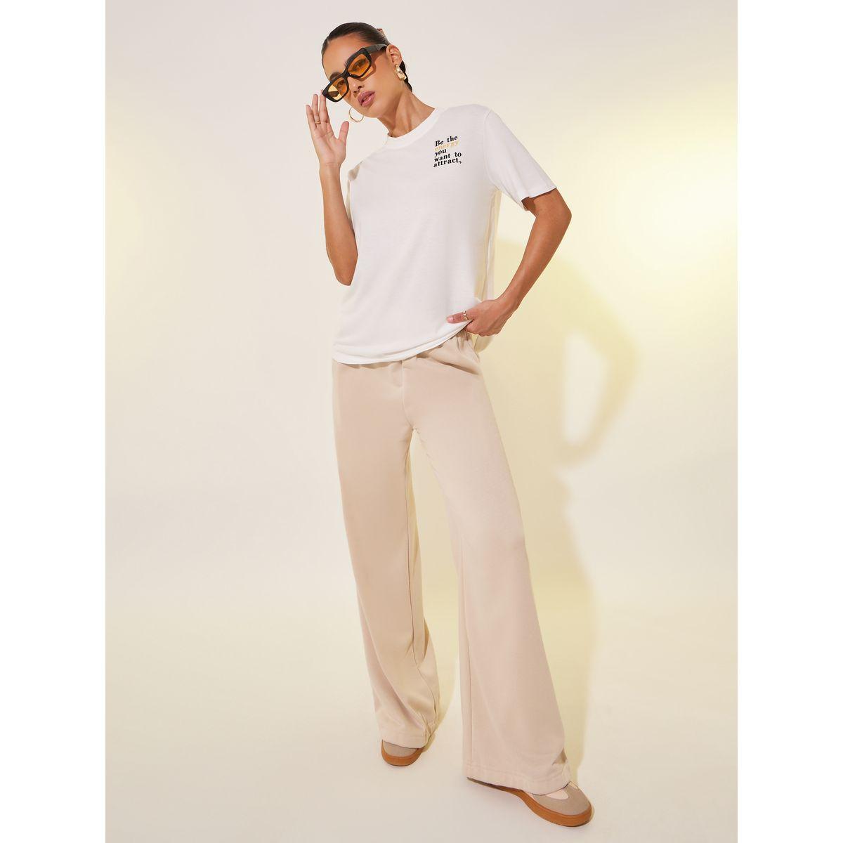 تيشيرت بياقة ضيقة وتفاصيل مُطرّزة-women-clothing-tshirts-image-1