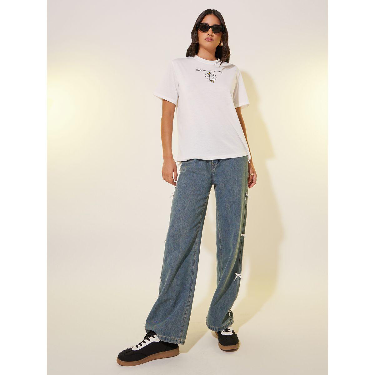 تيشيرت بياقة دائرية وتفاصيل مُطرّزة-women-clothing-tshirts-image-2