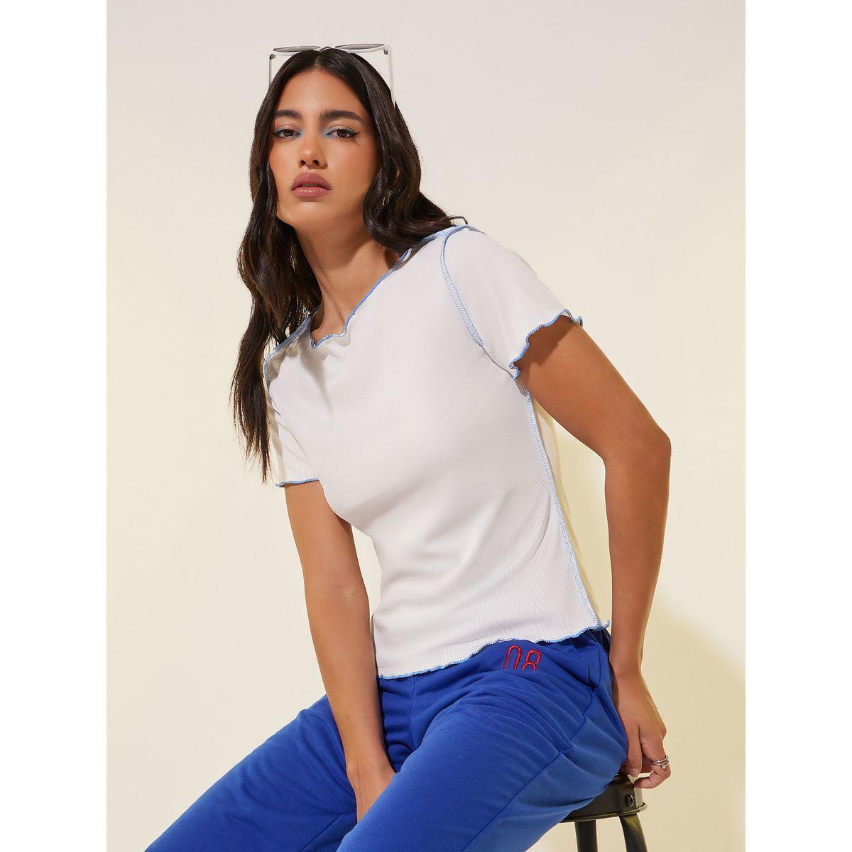تيشيرت بياقة دائرية وتفاصيل كشكش-women-clothing-tshirts-image-1