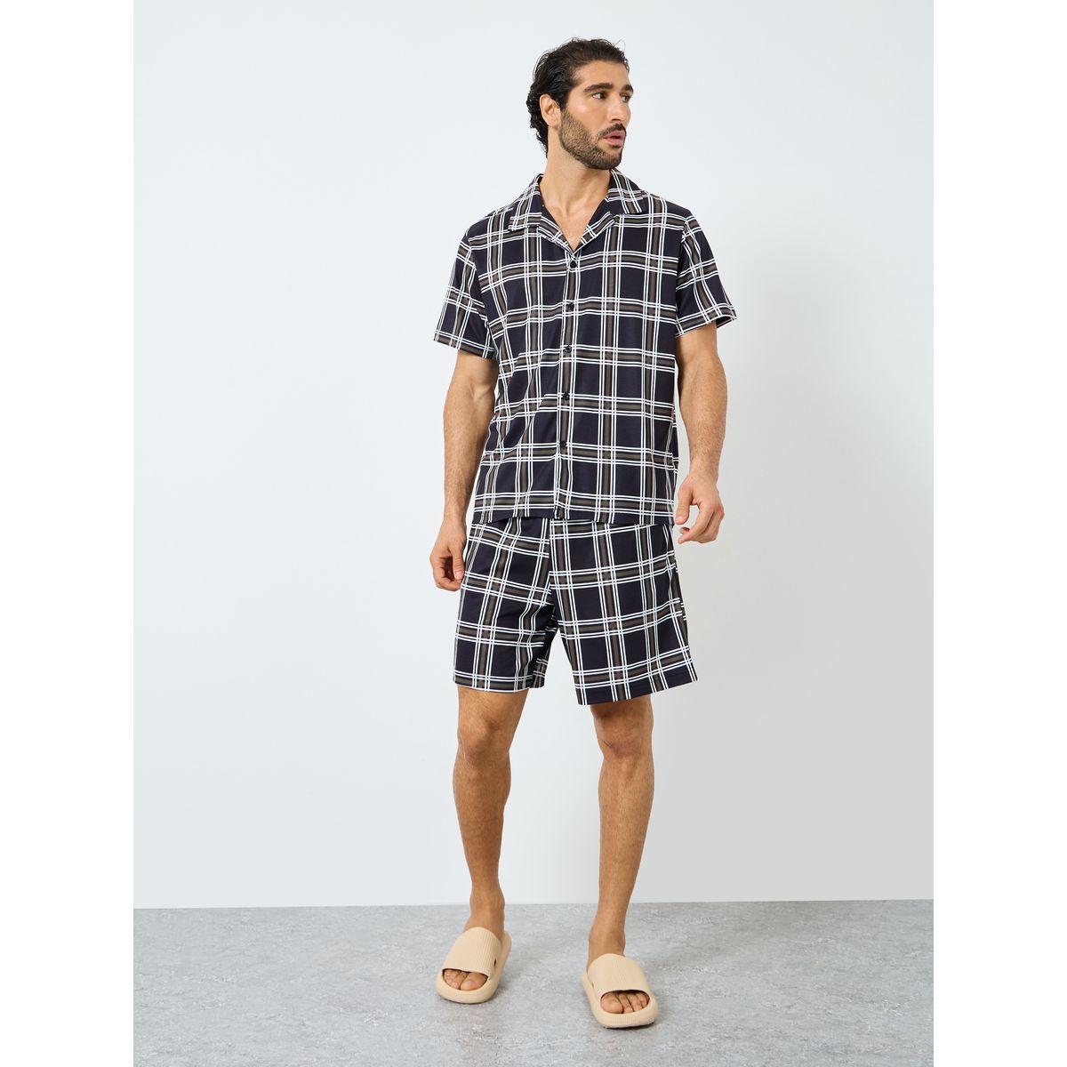 مجموعة من شورت وقميص مطبع بمربعات مع أكمام قصيرة-men-clothing-nightwear-sets-image-2