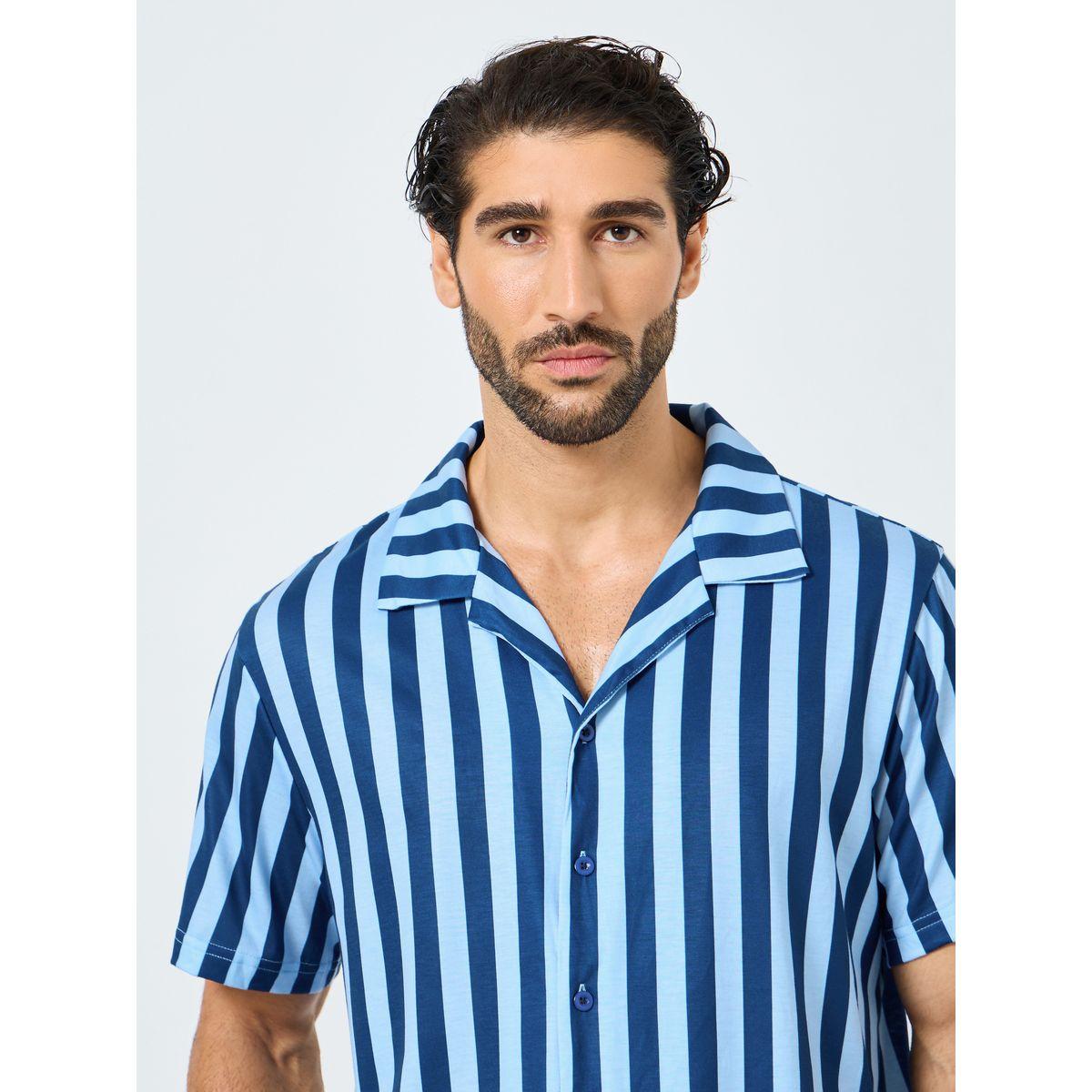 مجموعة من شورت وقميص مخطط بأكمام قصيرة-men-clothing-nightwear-sets-image-3
