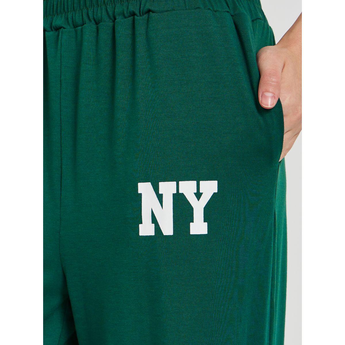 جوغر بقصة سائبة وطبعة تايبوجرافي-women-clothing-bottoms-joggers-image-3