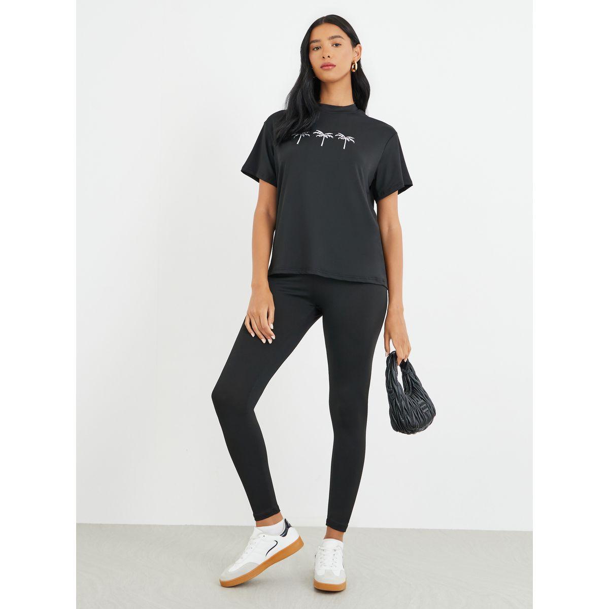 طقم منسق من ليقنز وتيشيرت مُطرّز بياقة دائرية-women-clothing-coordsets-image-2