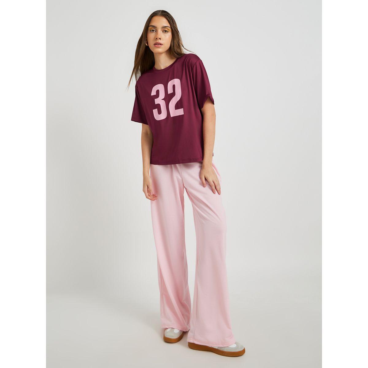 تيشيرت بياقة دائرية وطبعة كتابة-women-clothing-tshirts-image-2