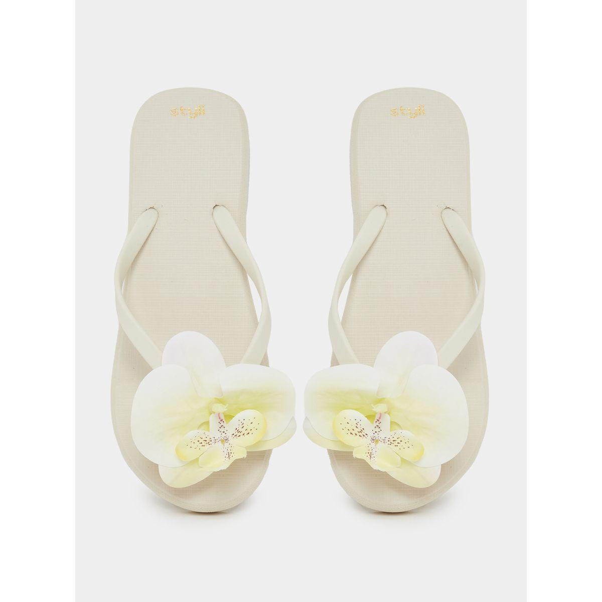 Styli Flower Corsage Flip Flop-women-shoes-flipflopsandslides-image-5