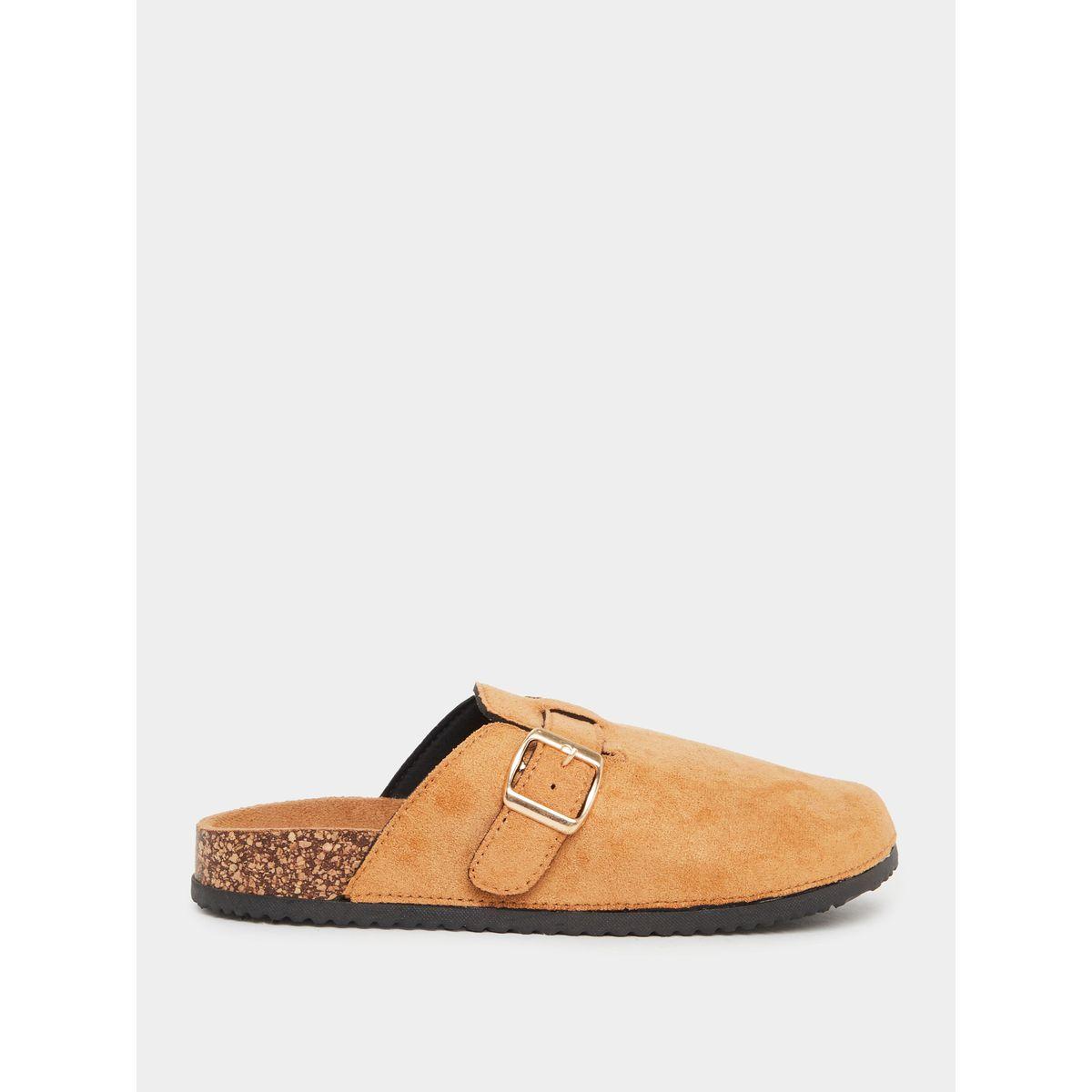 حذاء ميولز بمظهر جلد سويدي ومزين بمشبك إغلاق-women-shoes-flats-mules-image-1